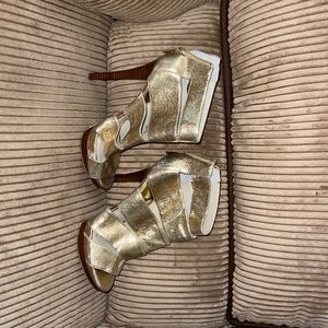 Michael kors heels used in good condition